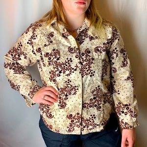 Beautiful Long Sleeve Floral Patterned Shirt 🌸